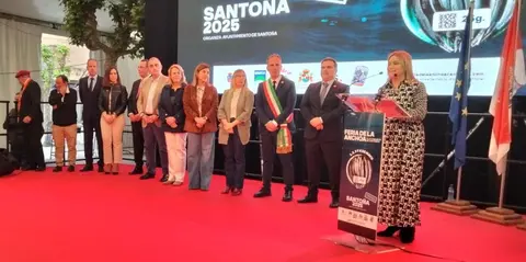 Autoridades políticas en el acto de inauguración de la Feria. R.A.