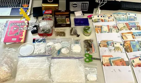 Material incautado por la Guardia Civil.