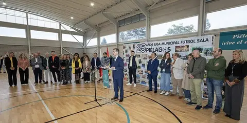 Un momento de la inauguración de las obras en el pabellón de Arce.