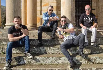 Integrantes de Reyes de Copas.