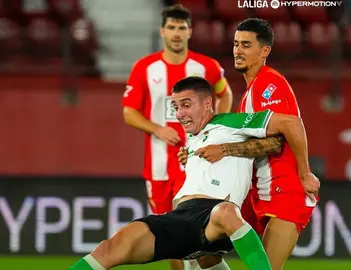 Un instante del partido Almería-Racing.
