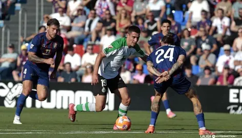 El encuentro acabó en empate a tres.