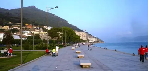 Zona del Pasaje y fuerte de San Martín en Santoña.