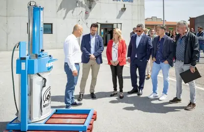 Un momento del acto en el puerto de Colindres.
