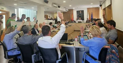 Sesión plenaria en el Ayuntamiento de Torrelavega.