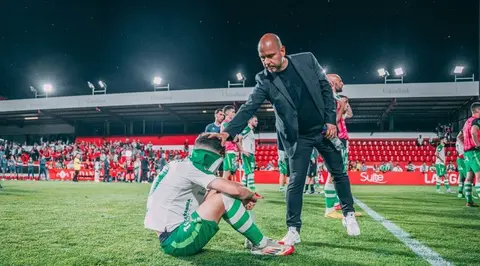 Los jugadores al final de encuentro.