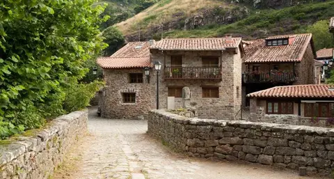 Viviendas en Bárcena Mayor.