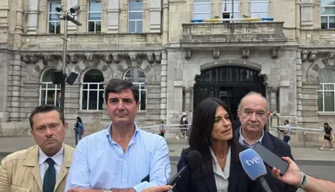 Un momento de la rueda de prensa de Vox.