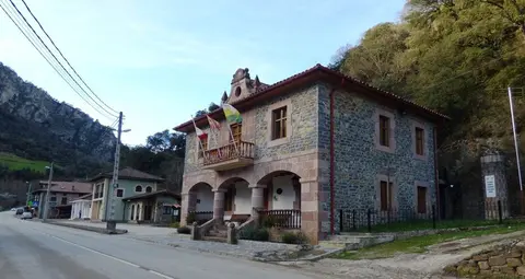 Ayuntamiento de Camaleño. R.A.