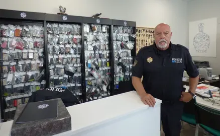 Oficina de Objetos Perdidos en Noja. R.A.