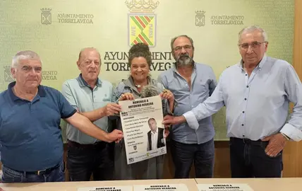 Presentación del homenaje en Torrelavega.