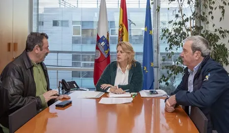 Reunión del alcalde con la consejera de Desarrollo Rural.