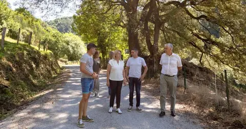 Las autoridades políticas en Santiurde de Toranzo.