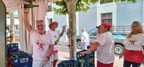 la sidra de León estuvo presente en Escalante. R.A.