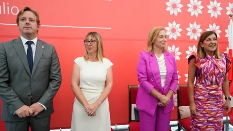 Autoridades políticas en el Día de las Instituciones.