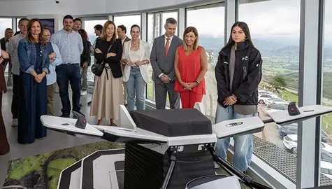 Un momento de la inauguración en Peña Cabarga.