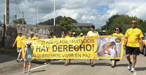 Manifestación de la AMA en Argoños.