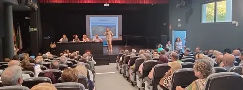 Reunión de los vecinos afectados por el PSIR del parque industrial de Laredo.