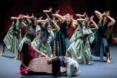 Un momento de la actuación de danza en el Palacio de Festivales.