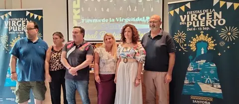 Presentación de los pregoneros y el cartel de las fiestas de Santoña. R.A.