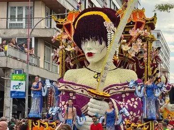 Carroza vencedora en Laredo. Facebook