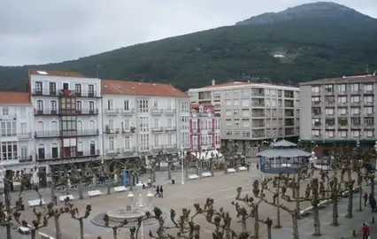 Plaza de San Antonio en Santoña. R.A.