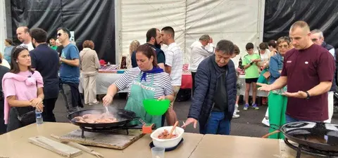 Las paellas se presentaron a las 14.30 horas. R.A.