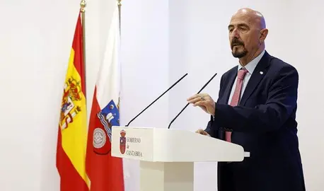 El consejero de Salud, César Pascual (PP) en rueda de prensa.
