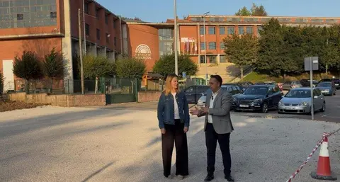 Aparcamiento provisional en el aparcamiento de Renedo.