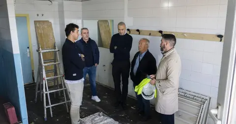 Visita a los vestuarios del complejo deportivo Óscar Freire.