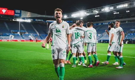 El Racing suma 22 puntos tras la victoria ante el Mirándes.