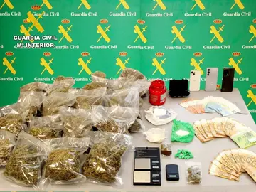 Material incautado por la Guardia Civil.