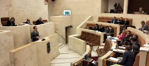 Debate en el Pleno del Parlamento. R.A.