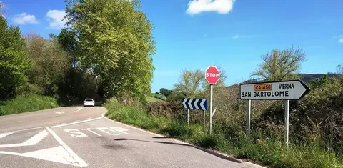 Carretera en el municipio de Meruelo. R.A.