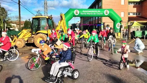 Los ciclistas de pap&aacute; Noel en Sar&oacute;n. R.A.