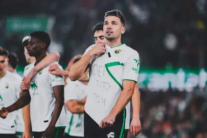 Arana dedic&oacute; los goles a su t&iacute;o fallecido.