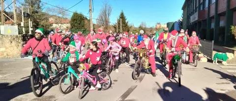 Salida de los ciclistas en Santa Mar&iacute;a de Cay&oacute;n. R.A.