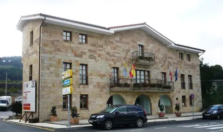 Ayuntamiento de Hazas de Cesto. R.A.