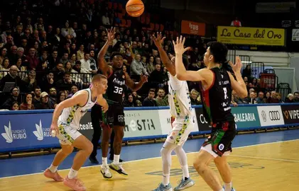Un momento del partido del Alega Cantabria.