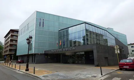 Palacio de Justicia de Torrelavega. R.A.