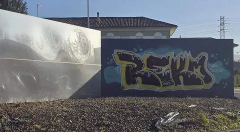 Monumento en la rotonda de Torrelavega.