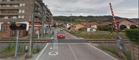 Paso a nivel en Los Corrales de Buelna.