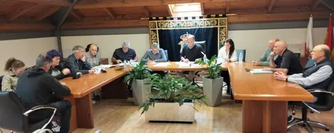 Concejales en el Pleno ordinario de Voto celebrado hoy. R.A.
