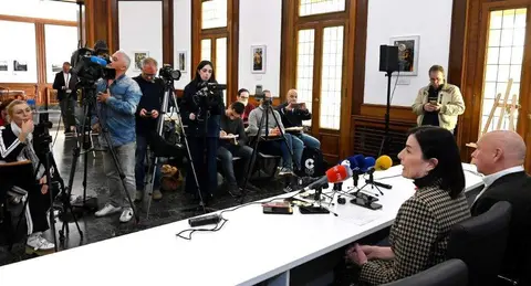 Rueda de prensa sobre el convenio entre el Ayuntamiento y el Racing.