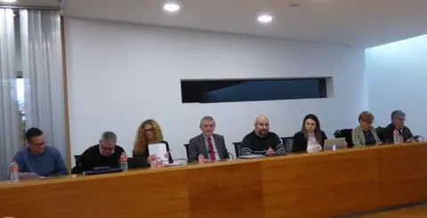 Concejales del PSOE en el Pleno de Santa Cruz de Bezana. R.A.
