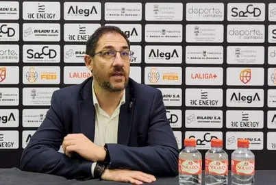 Grupo Alega Cantabria seguir&aacute; con su entrenador.
