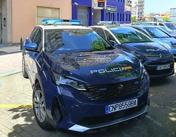 Polic&iacute;a Nacional en Torrelavega.