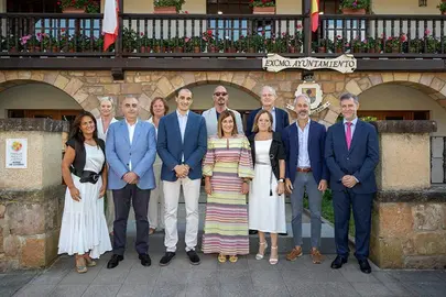 Consejo de Gobierno en Alfoz de Lloredo.