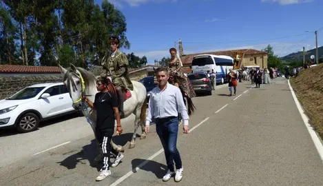 Carlos V y su hermana Leonor a caballo. R.A.