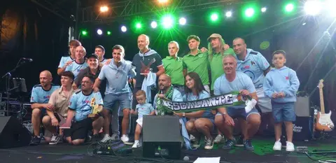 Pregonero, homenajeados y representantes de la Comisi&oacute;n de Fiestas de la Virgen de la Cama. R.A